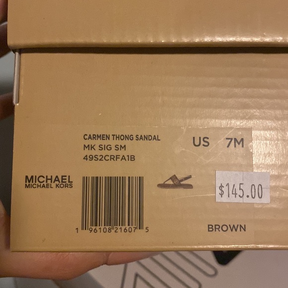 Size 7 Michael Kors Carmen thong sandal - Picture 6 of 6